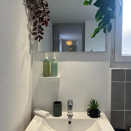 Le Cocon Moulinois, Proche Gare Avec Services By Primo C0nciergerie Apartment